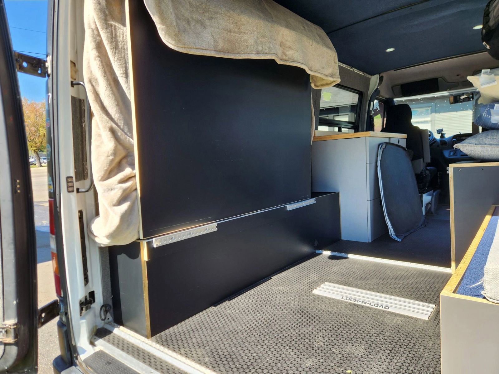 Used 2006 Dodge Sprinter 2500 w/ PWR Convenience Group image 51