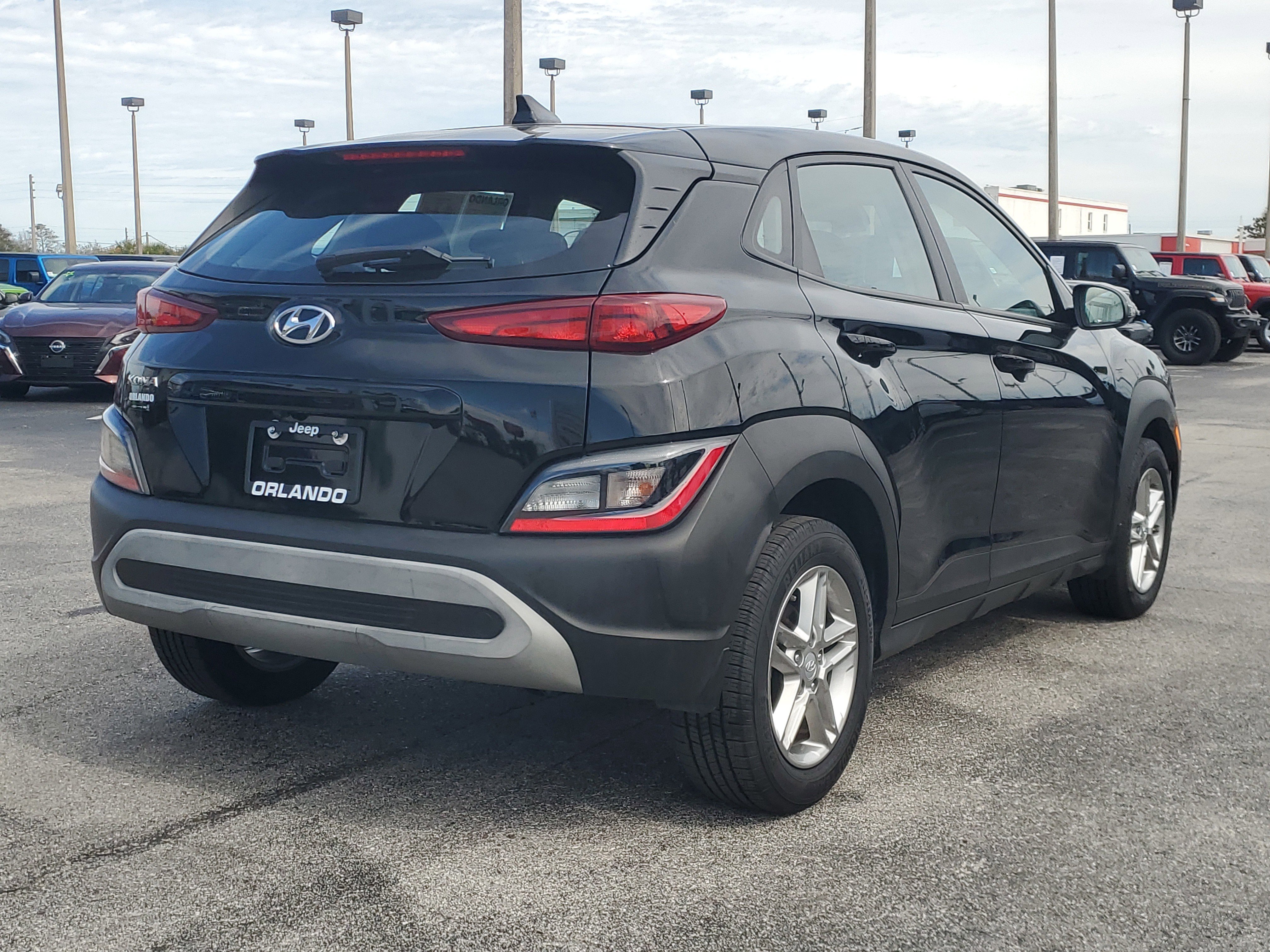 Used 2023 Hyundai Kona SE image 7