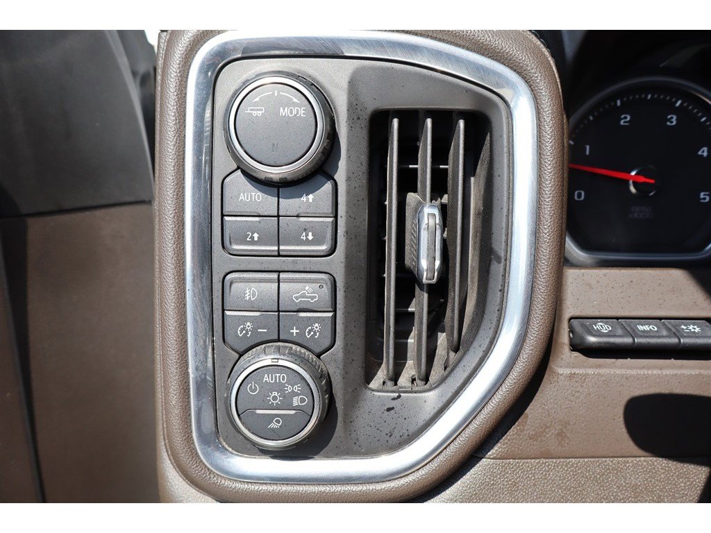 Used 2020 Chevrolet Silverado 2500 LTZ w/ LTZ Premium Package AWD/4WD image 32