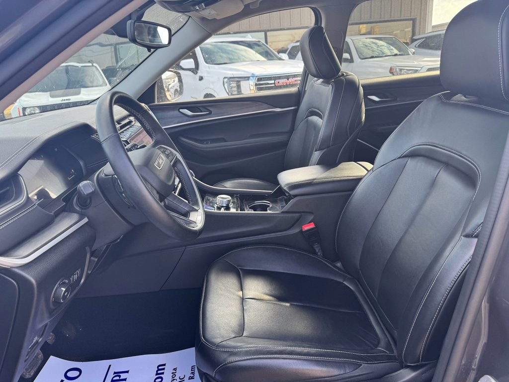 Used 2022 Jeep Grand Cherokee L Limited image 15