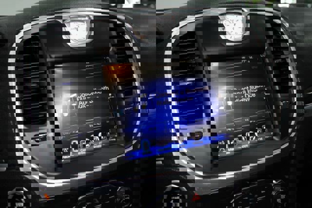 Used 2016 Chrysler 300 Limited image 17