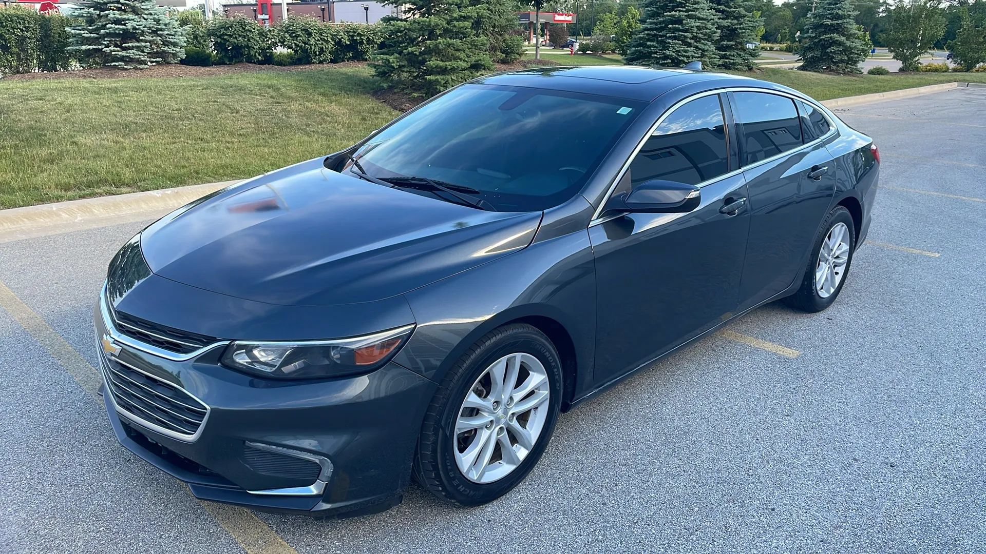Used 2016 Chevrolet Malibu LT FWD image 2