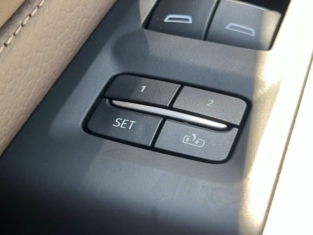 Used 2022 GMC Yukon Denali AWD/4WD image 32