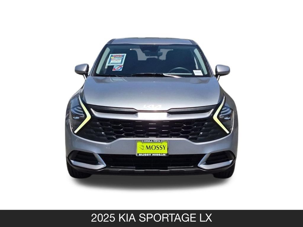 Used 2025 Kia Sportage LX FWD image 4