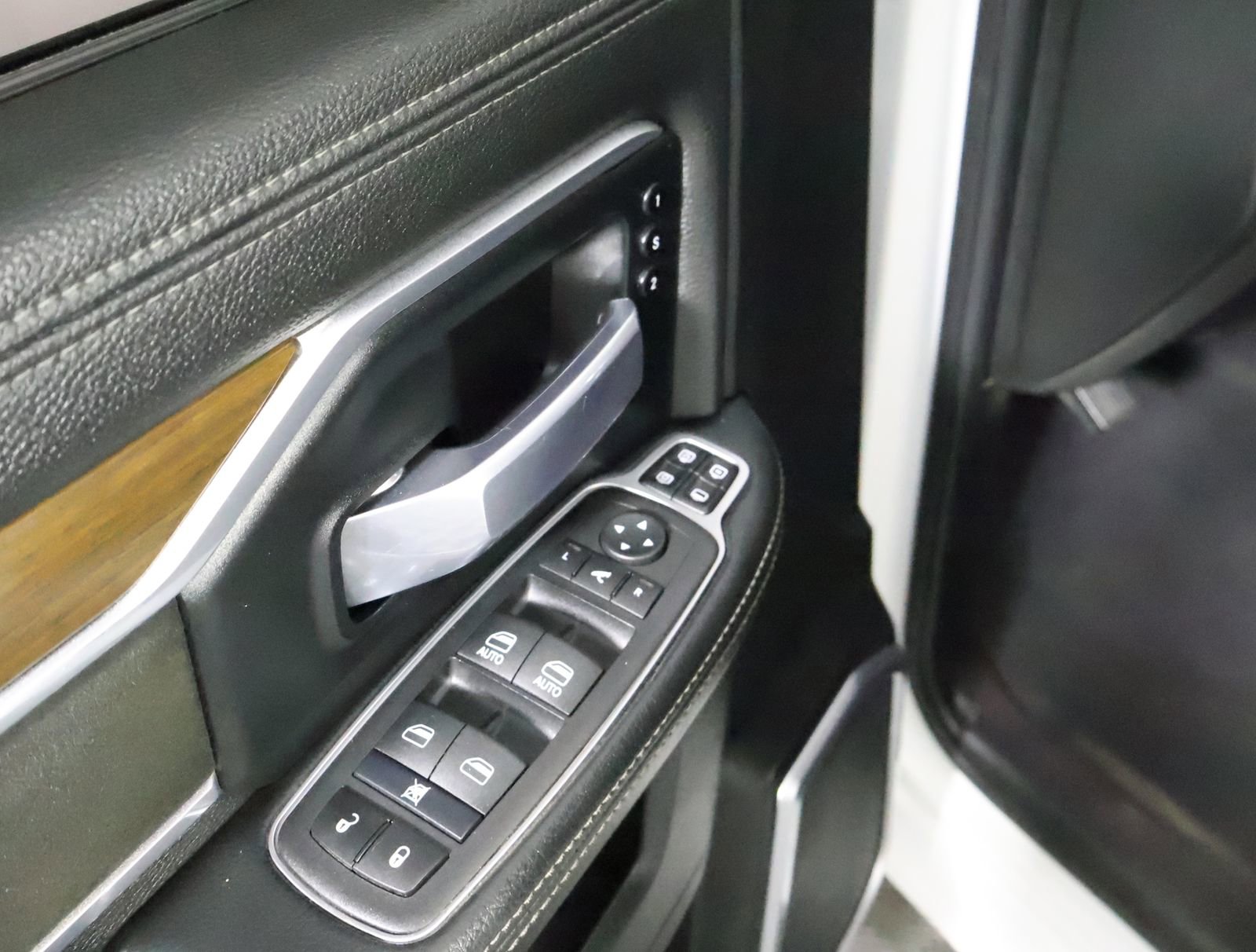 Used 2024 RAM 2500 Laramie image 47