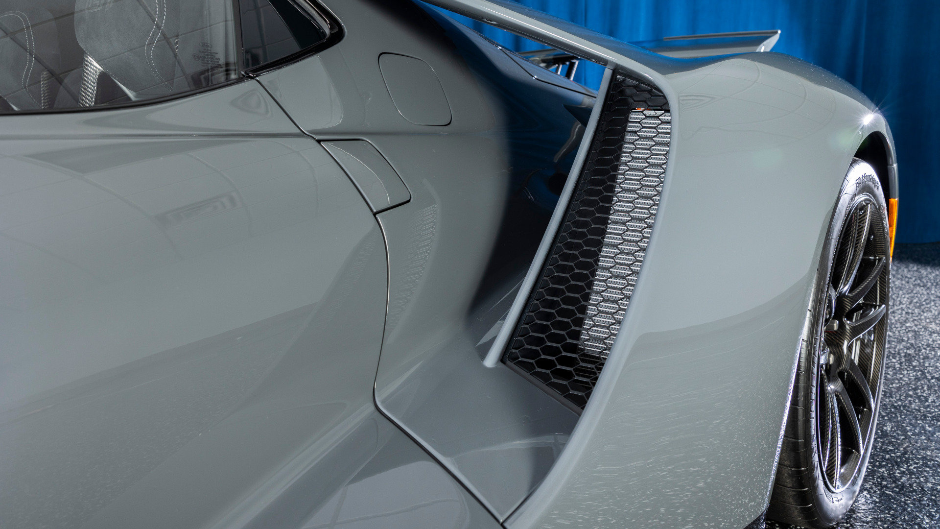 Used 2020 Ford GT Carbon Series RWD image 28