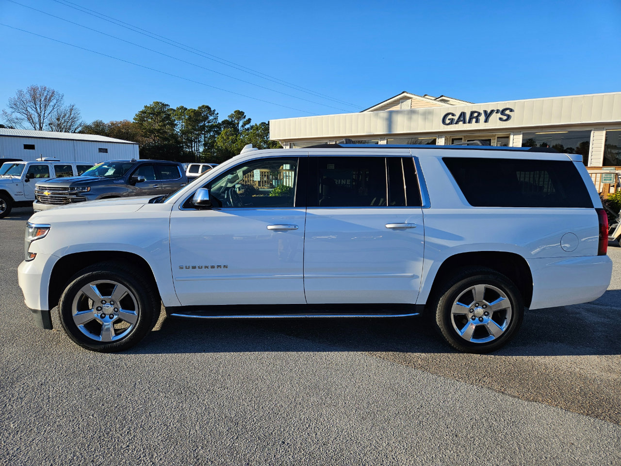 Used 2020 Chevrolet Suburban Premier image 3