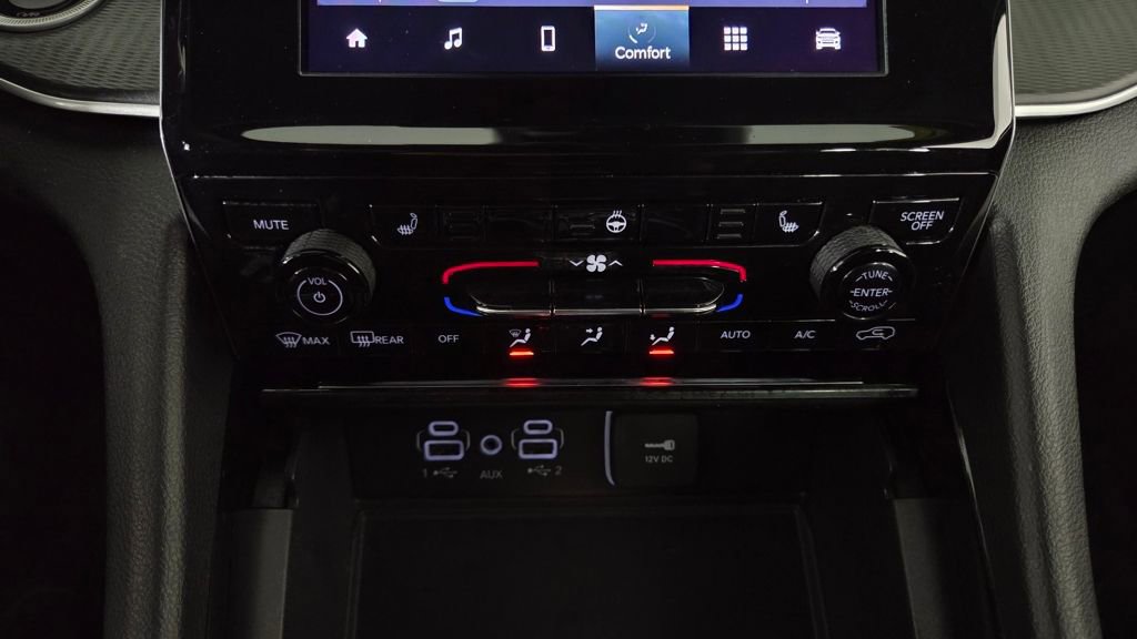 Used 2023 Jeep Grand Cherokee L Laredo image 25