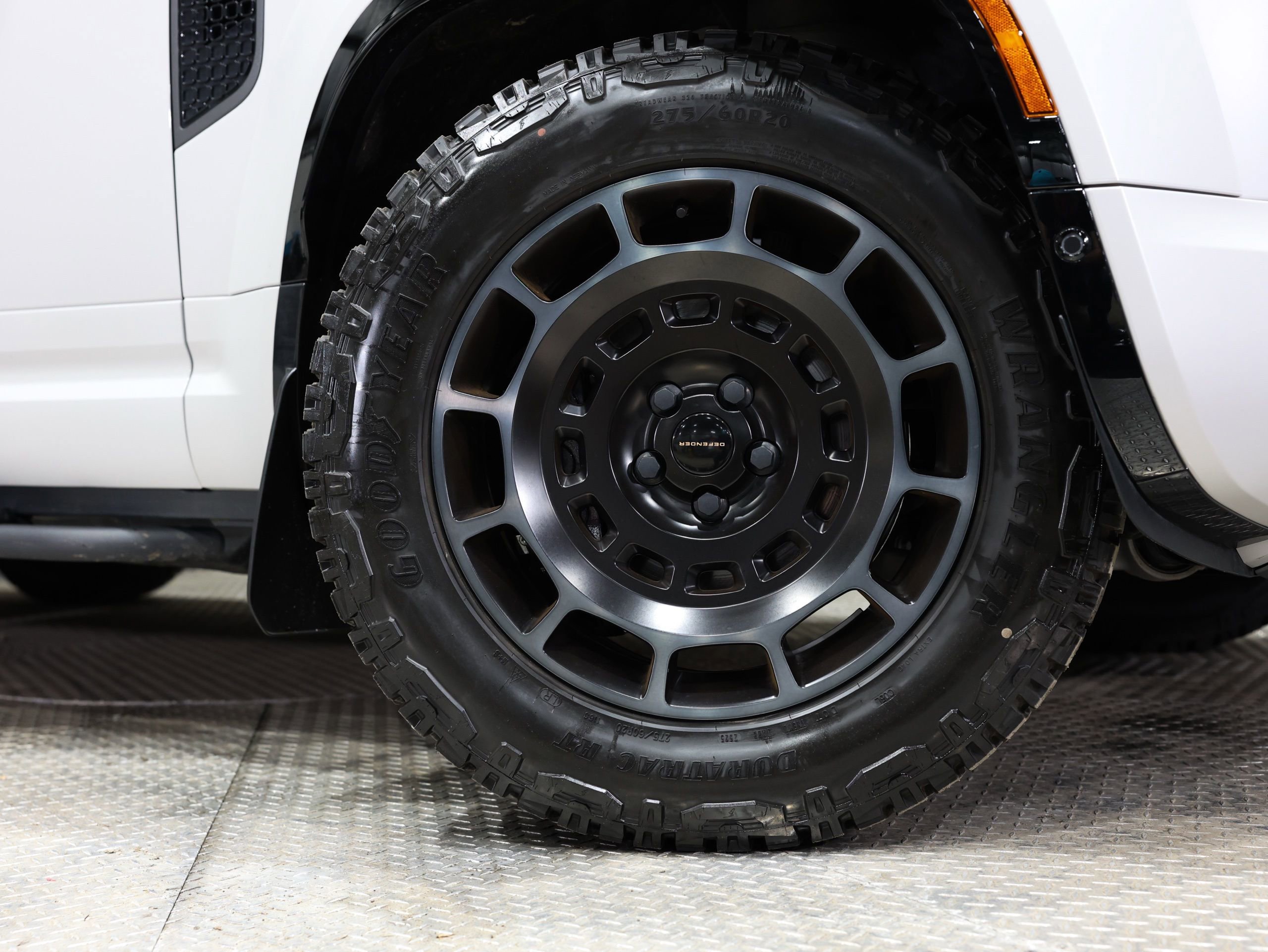 Used 2026 Land Rover Defender 110 image 23