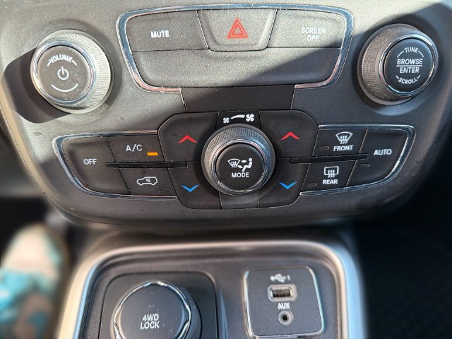 Used 2019 Jeep Compass Latitude w/ Popular Equipment Group AWD/4WD image 27