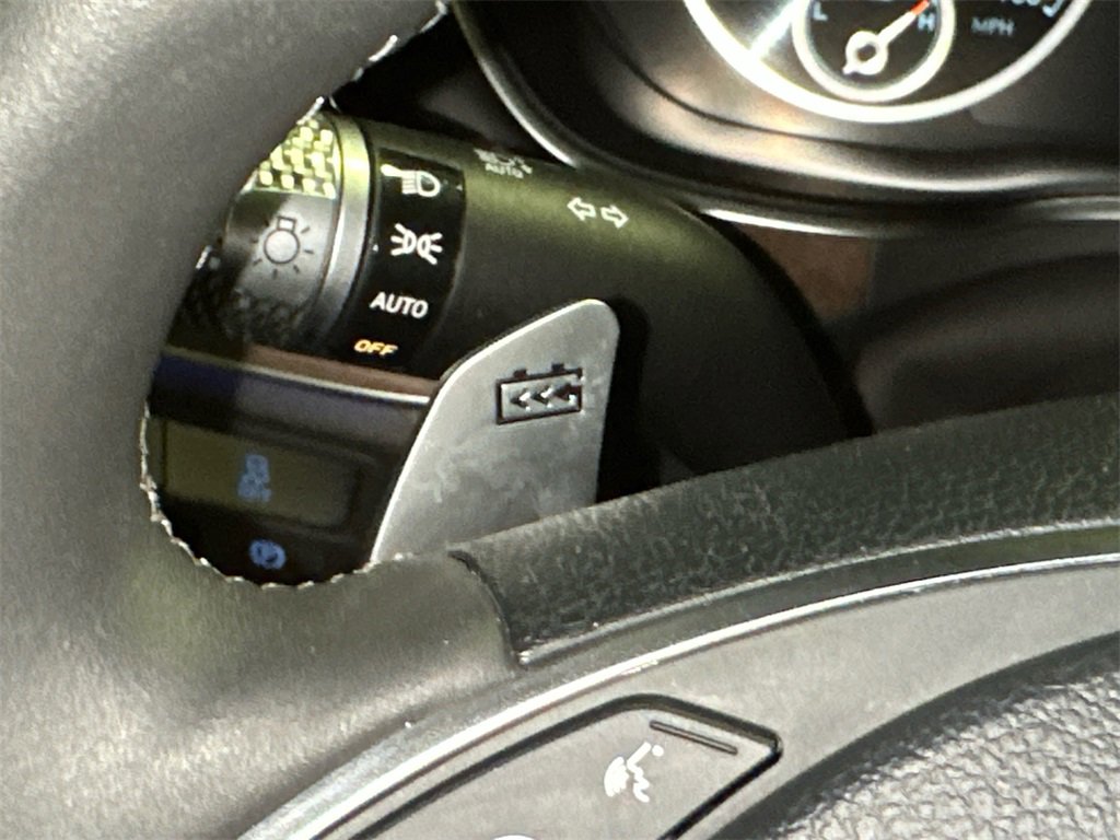 Used 2024 Genesis G80 image 32