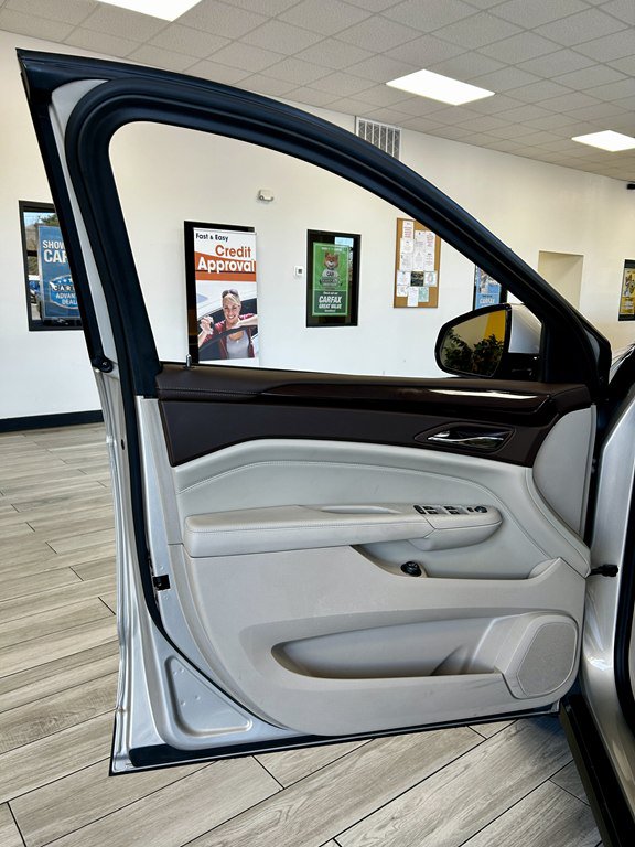 Used 2011 Cadillac SRX Luxury FWD image 15