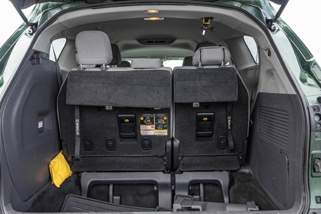 Used 2021 Toyota Sienna LE FWD image 28
