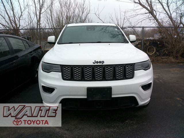 Used 2021 Jeep Grand Cherokee Laredo X image 3