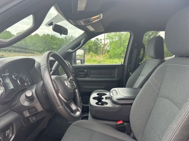 Used 2024 RAM 3500 Tradesman w/ Chrome Appearance Group AWD/4WD image 12