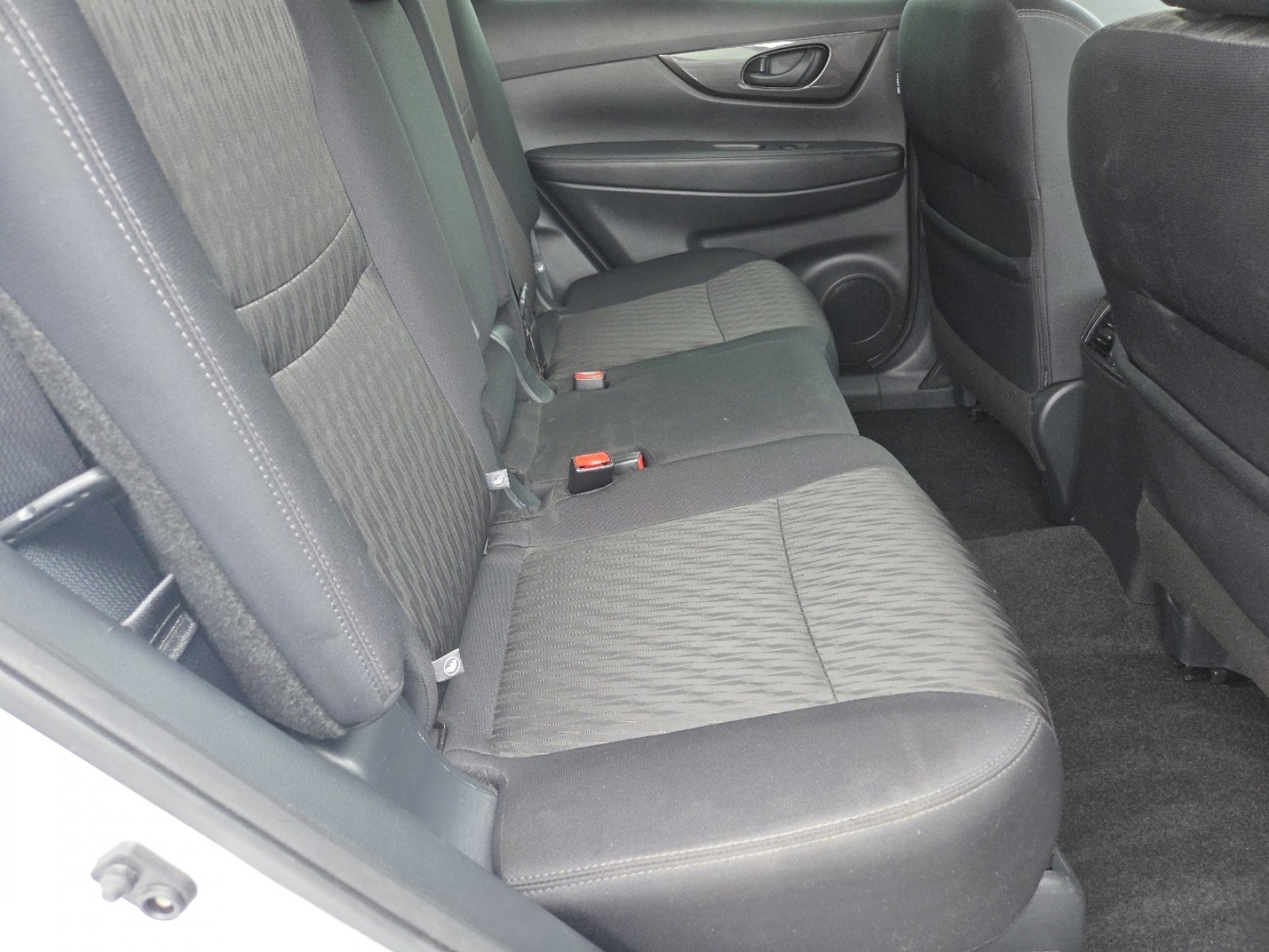 Used 2019 Nissan Rogue S image 19