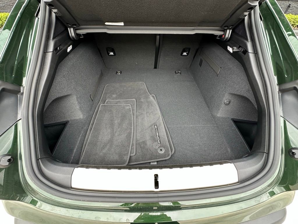 Used 2025 Porsche Taycan 4 Cross Turismo image 39