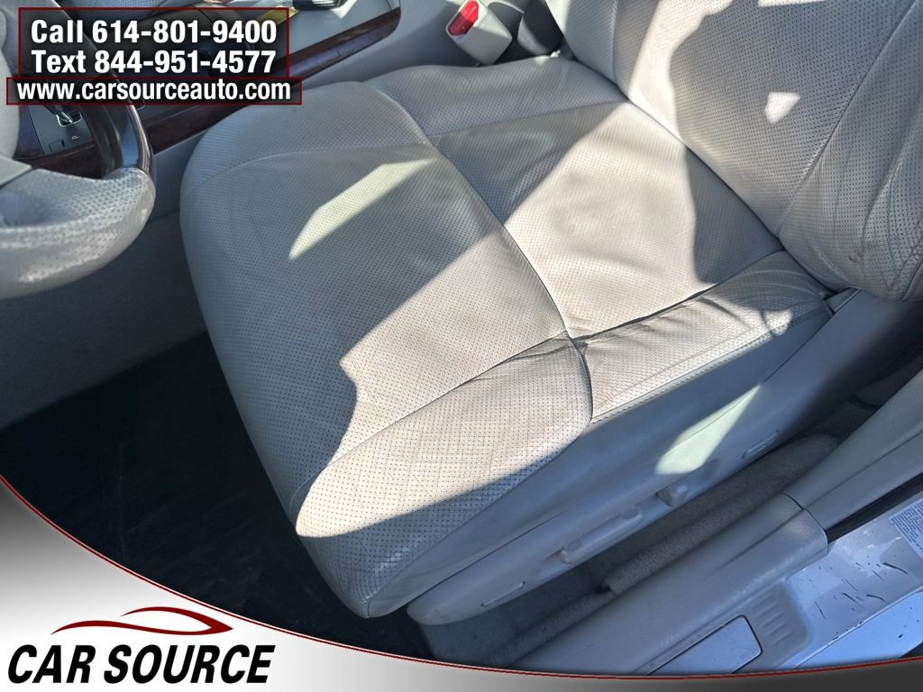 Used 2012 Toyota Avalon Limited image 15