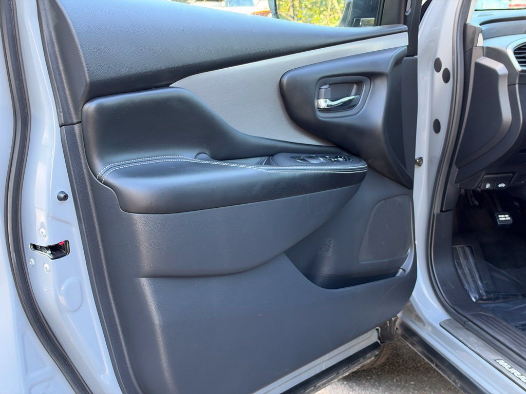 Certified 2024 Nissan Murano SV w/ SV Midnight Edition Package AWD/4WD image 32