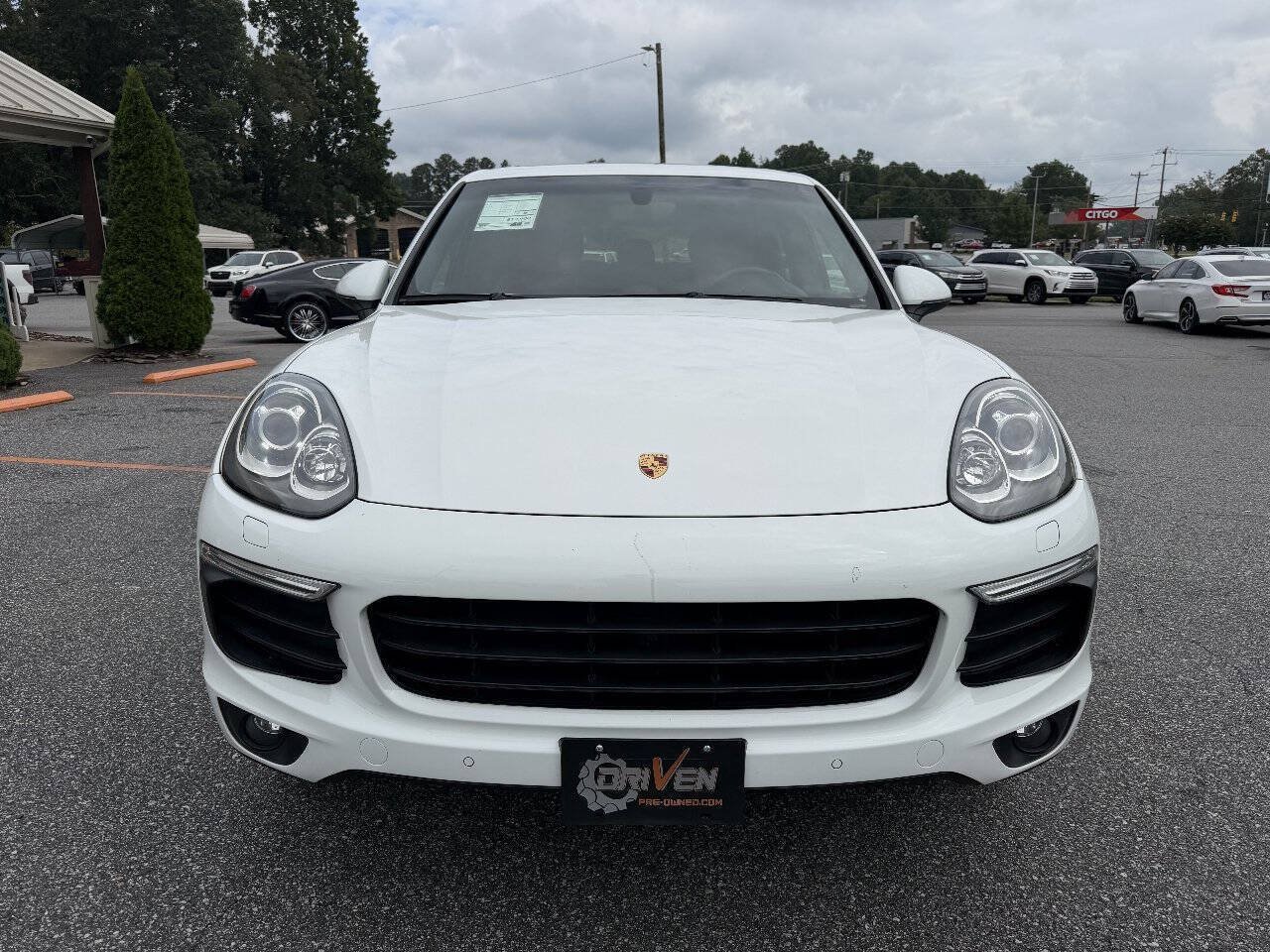Used 2017 Porsche Cayenne Platinum Edition AWD/4WD image 4