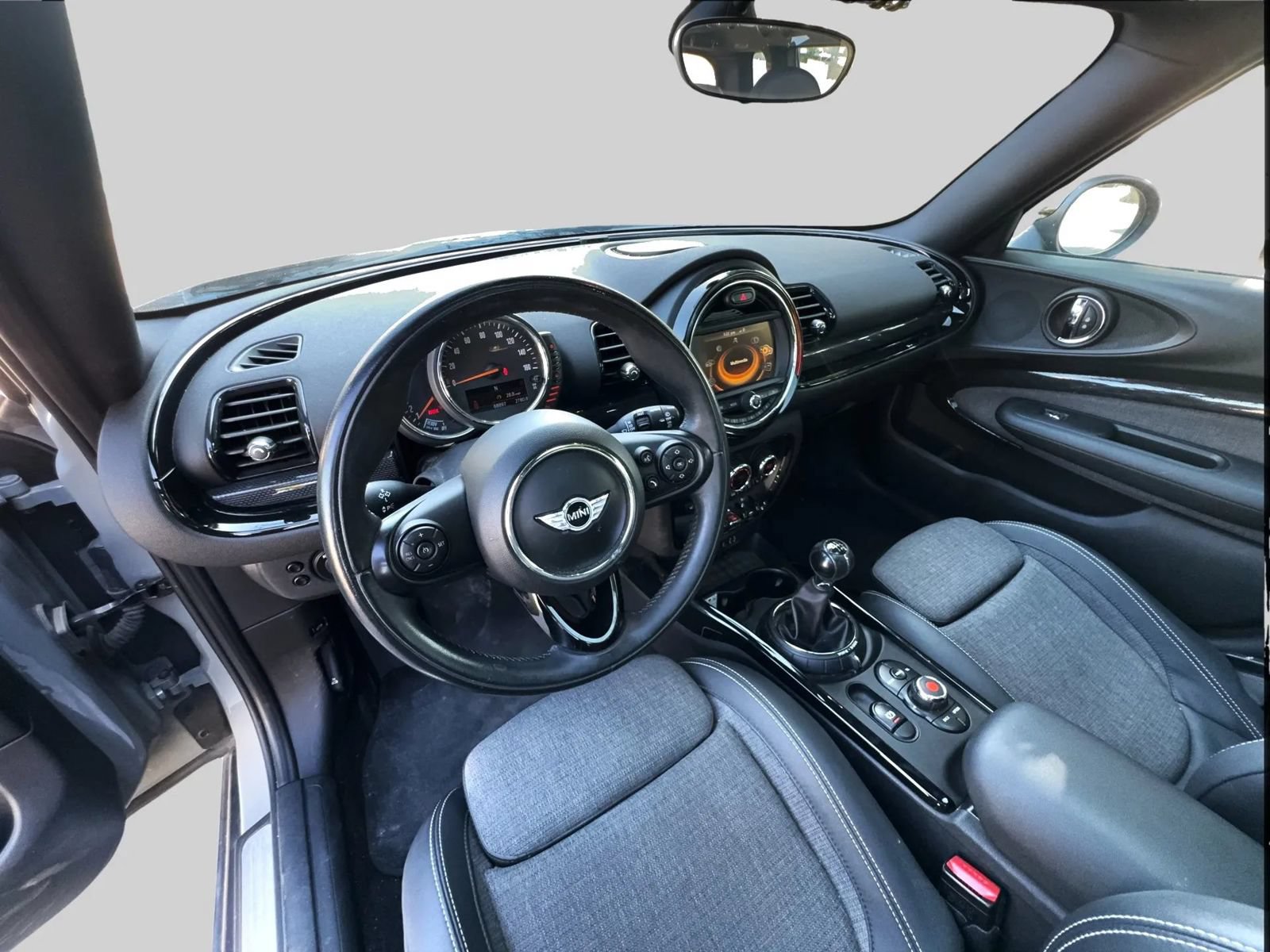 Used 2016 MINI Cooper Clubman FWD image 16