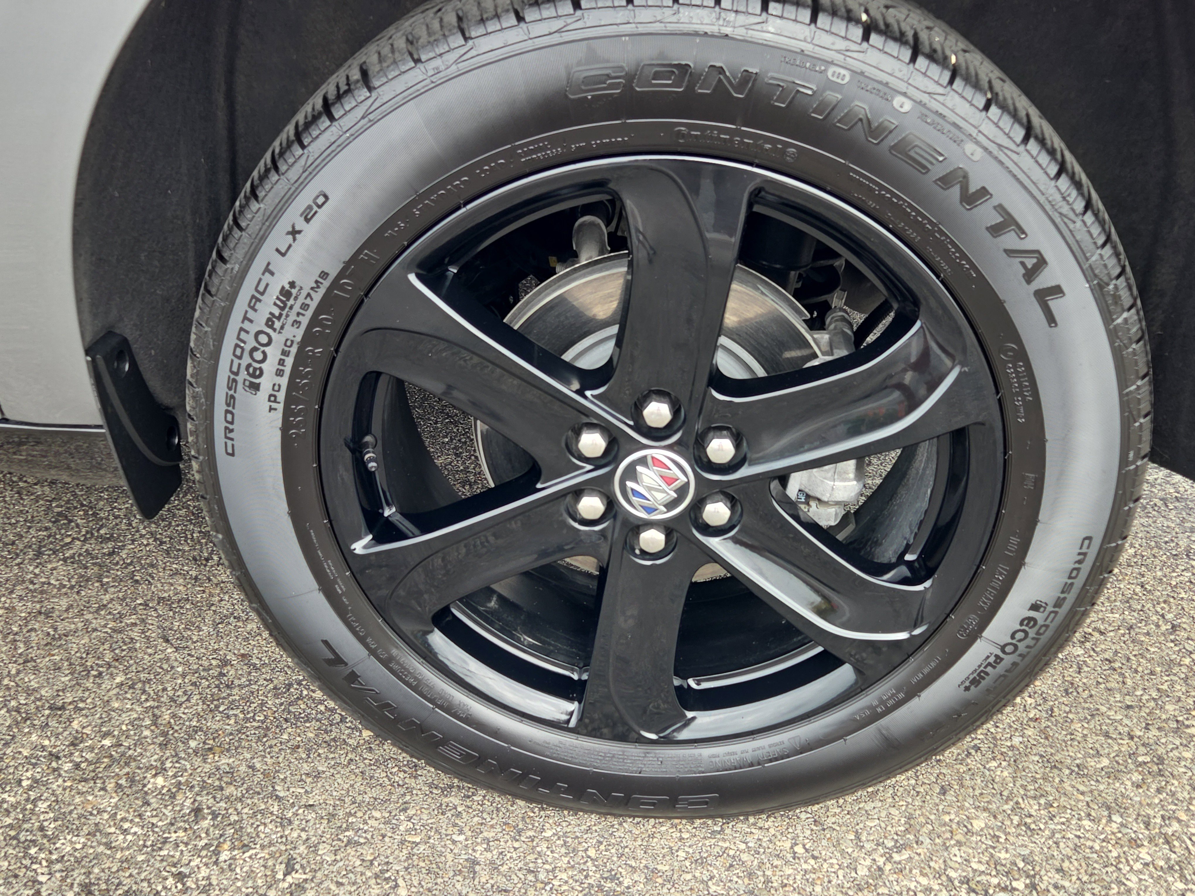 Used 2024 Buick Enclave Essence w/ Sport Touring Edition image 9