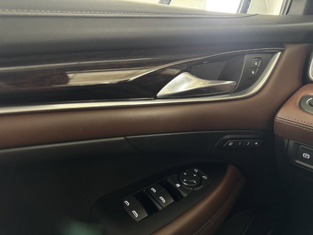 Used 2019 Buick LaCrosse Avenir w/ Driver Confidence Package II FWD image 40