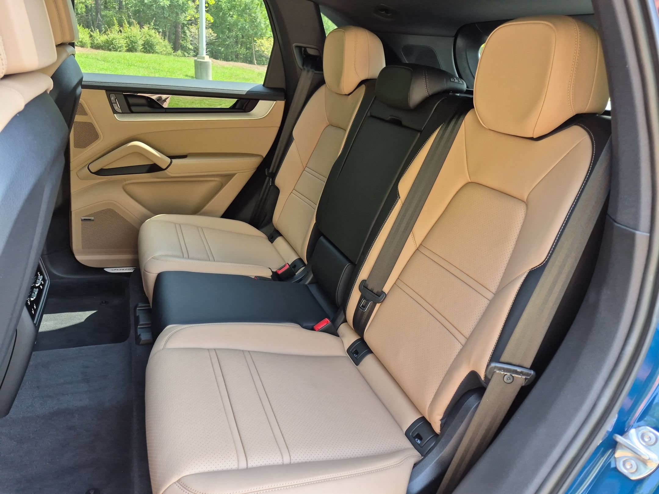 New 2026 Porsche Cayenne E-Hybrid AWD/4WD image 24