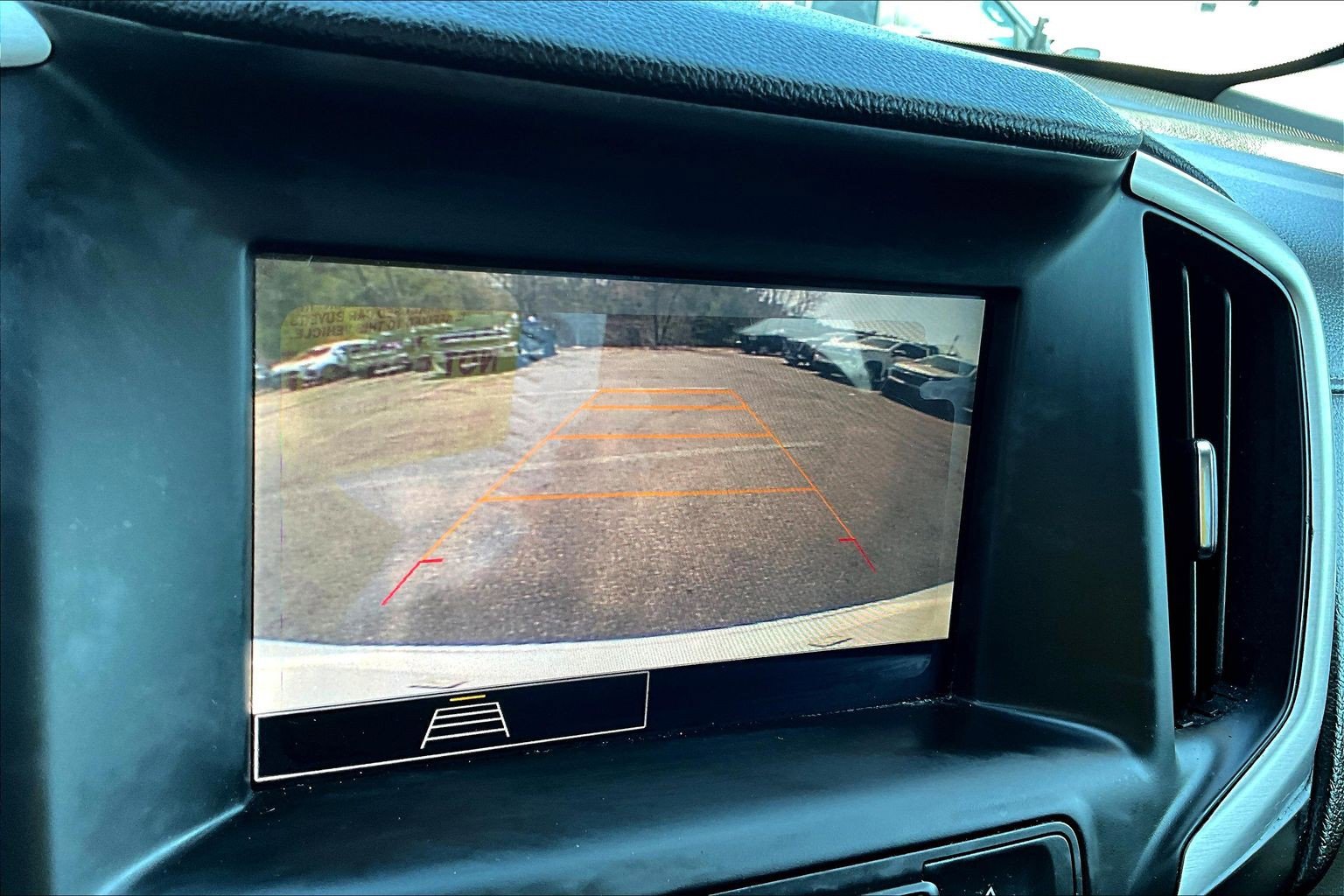 Used 2023 GMC Terrain SLE w/ Driver Convenience Package AWD/4WD image 9