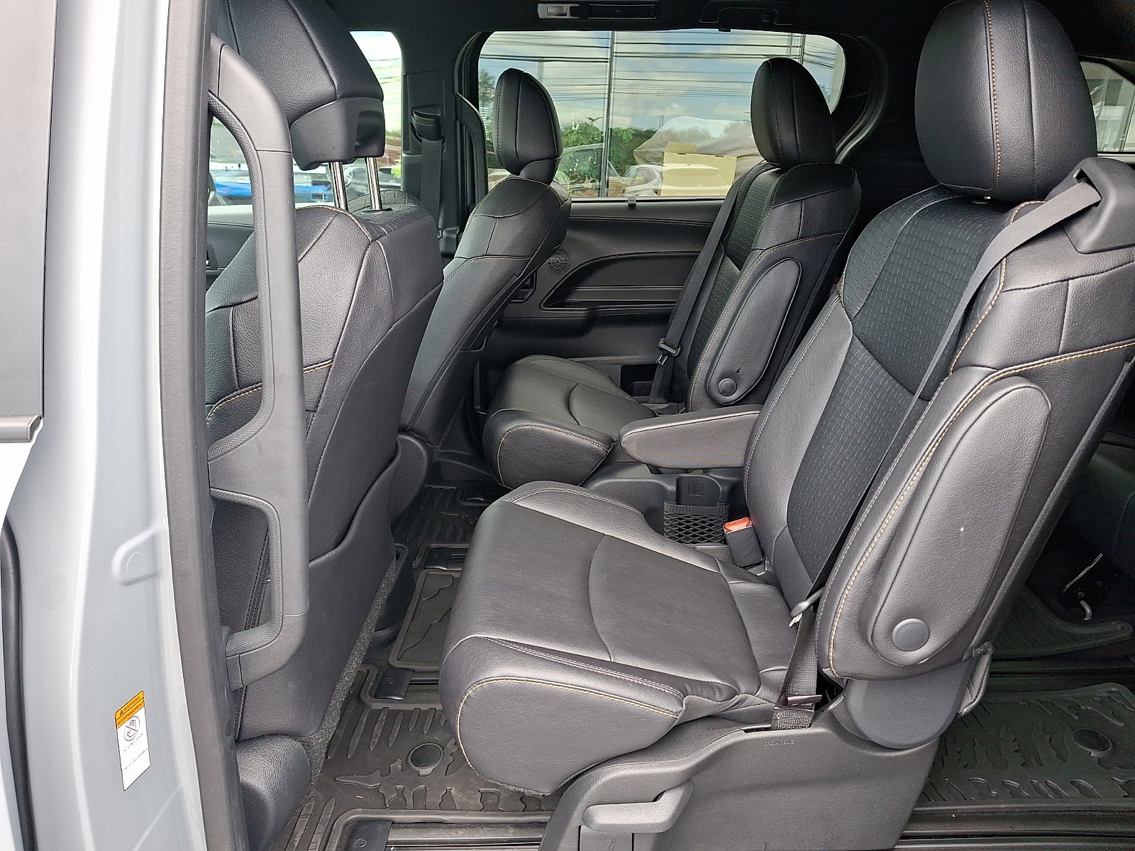 Used 2026 Toyota Sienna XLE Woodland Edition AWD/4WD image 11
