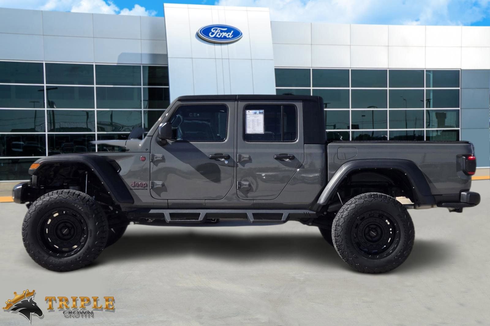 Used 2023 Jeep Gladiator Rubicon w/ LED Lighting Group image 3