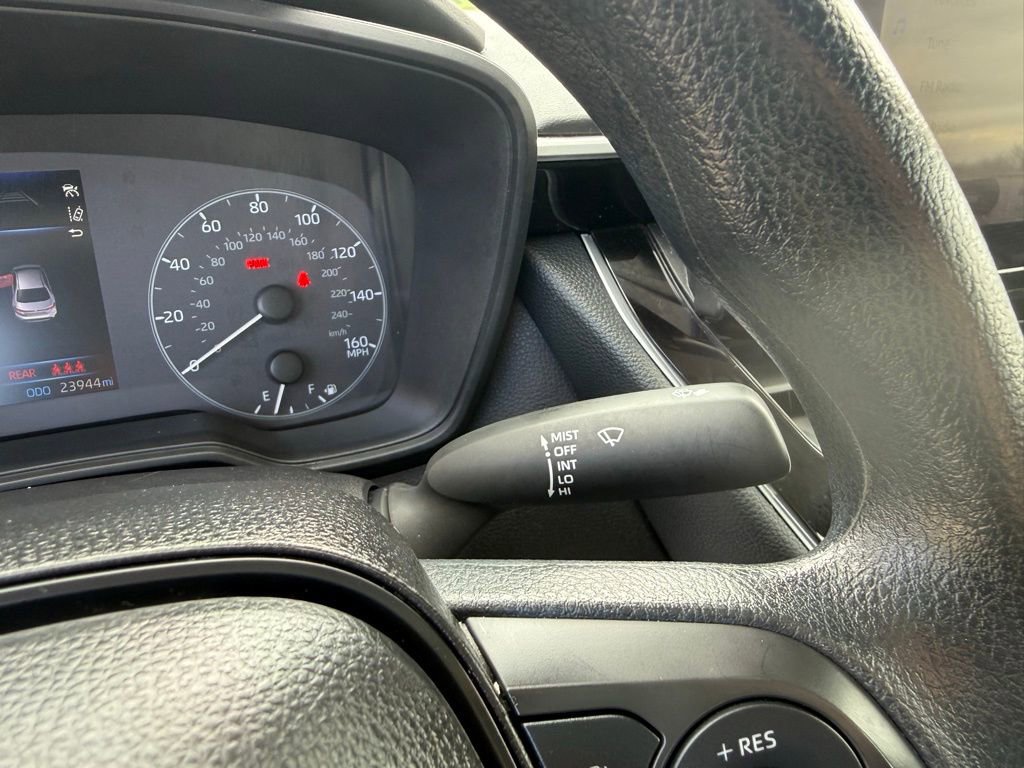Used 2025 Toyota Corolla LE image 33
