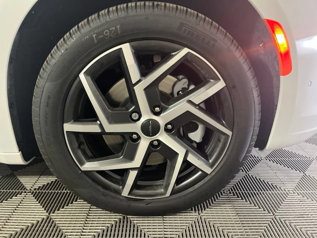 New 2027 Chrysler Pacifica Pinnacle AWD/4WD image 49