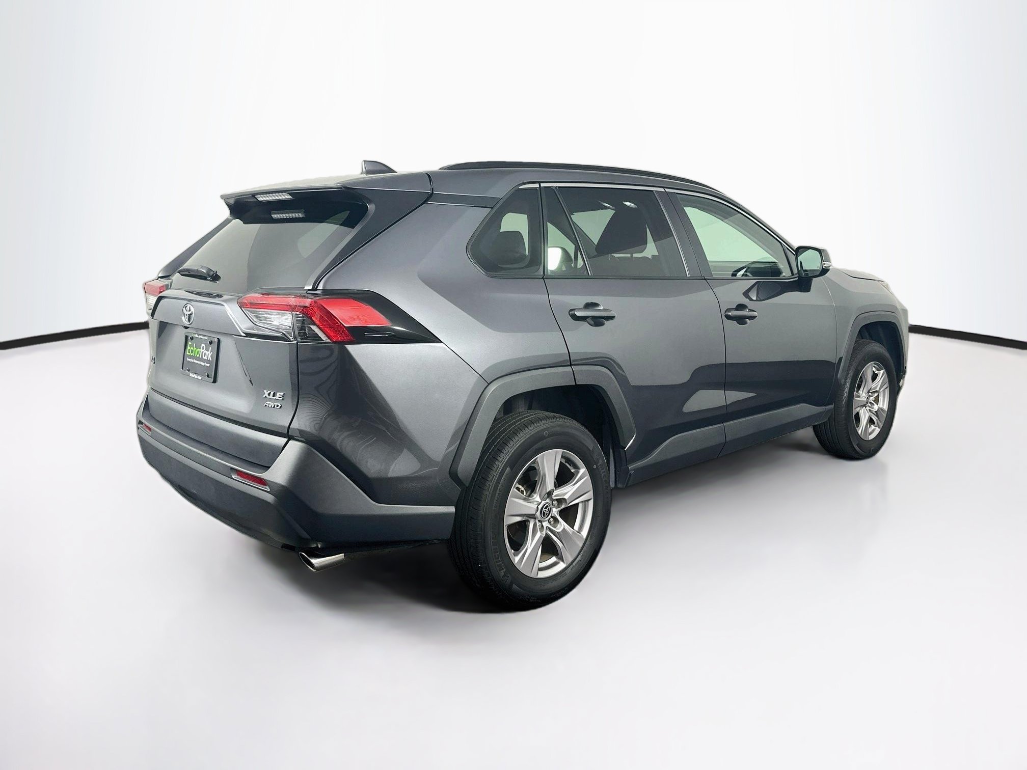 Used 2025 Toyota RAV4 XLE AWD/4WD image 9