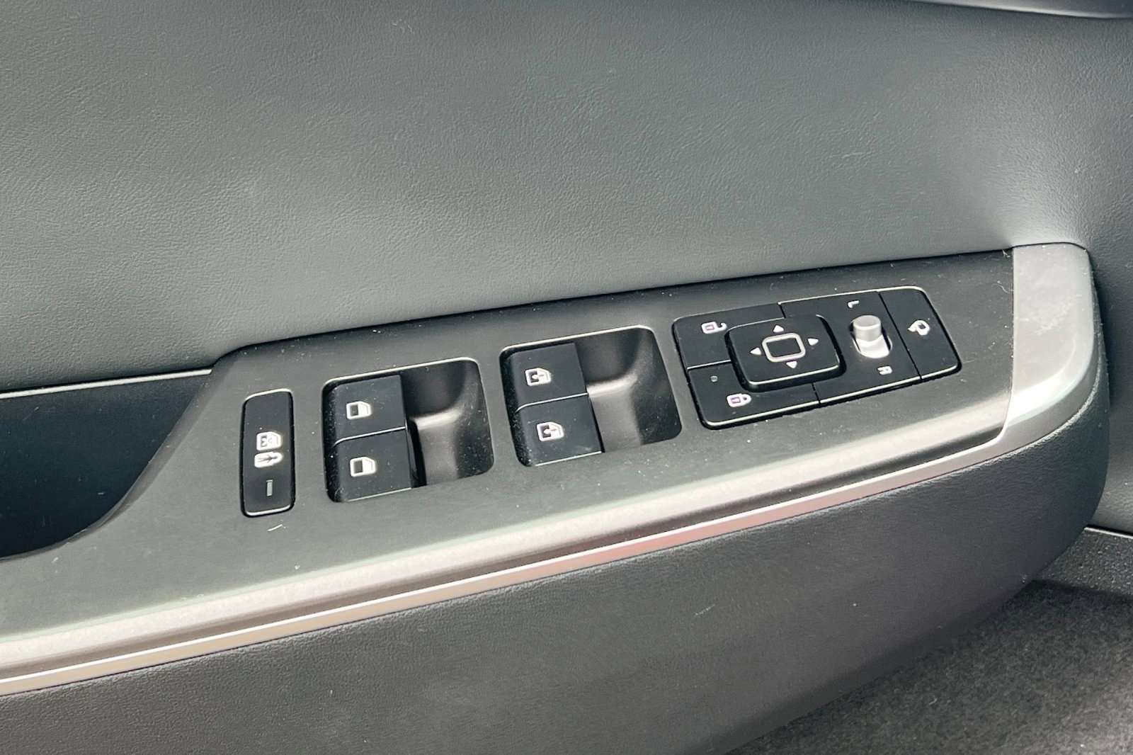 Certified 2024 Kia EV6 Light image 13