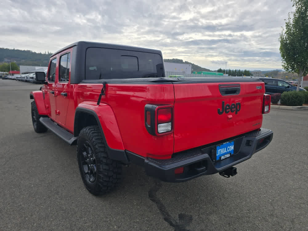Used 2023 Jeep Gladiator Sport image 3