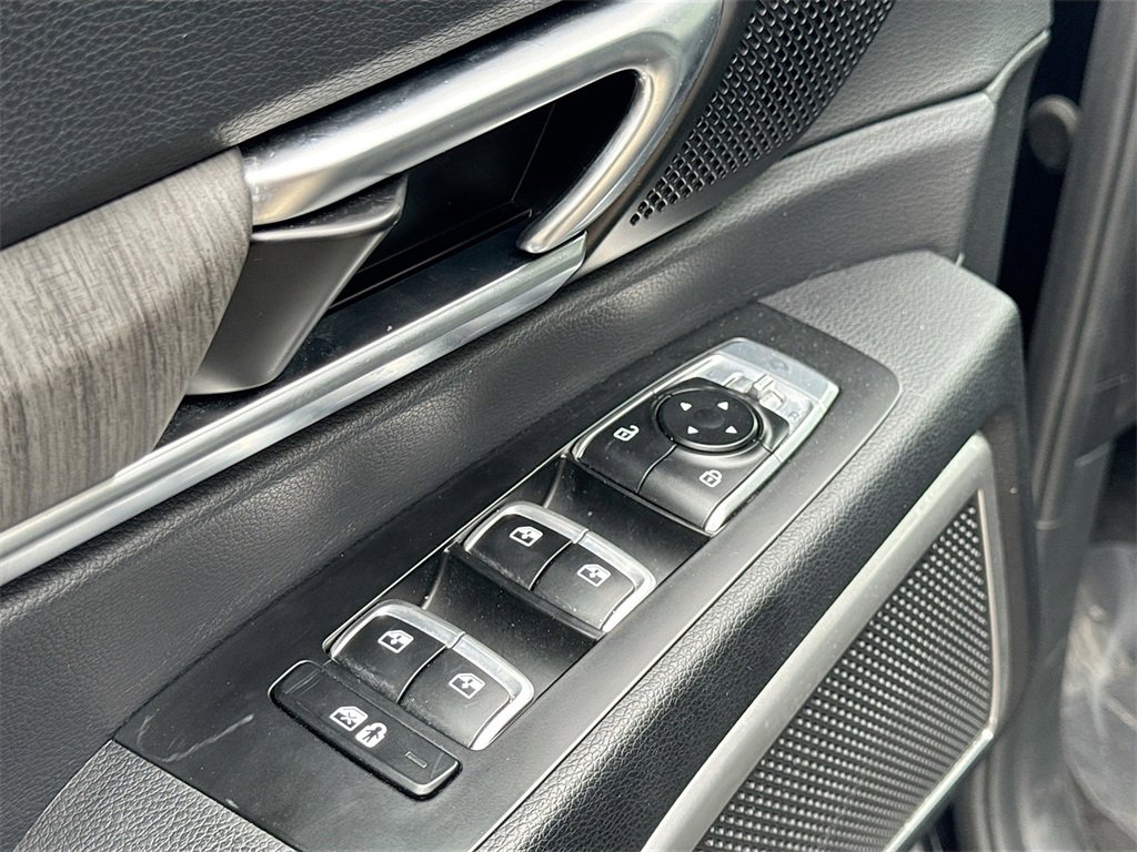 Used 2023 Kia Telluride EX w/ EX Captain's Chair Package image 18