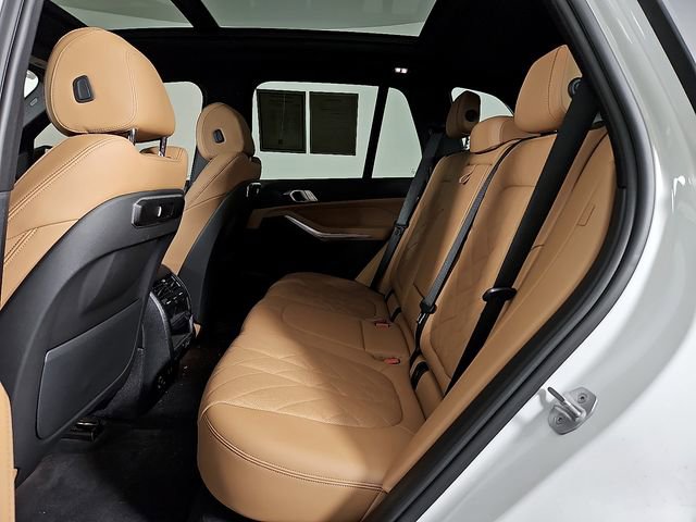 Used 2024 BMW X5 xDrive40i w/ Parking Assistance Package image 10
