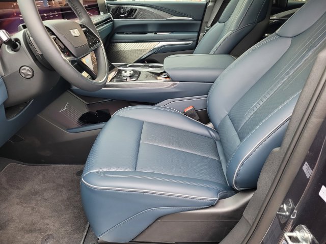 New 2025 Cadillac Escalade IQ Sport 2 w/ LPO, ONYX Package AWD/4WD image 17