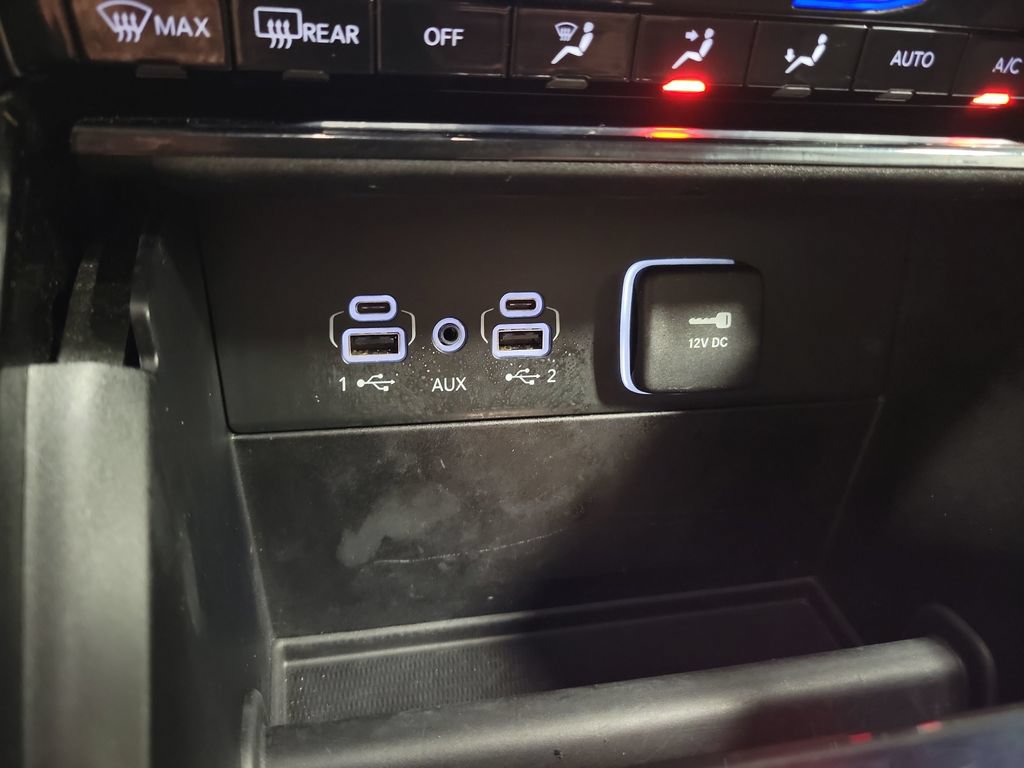 Used 2023 Jeep Grand Cherokee L Limited AWD/4WD image 19