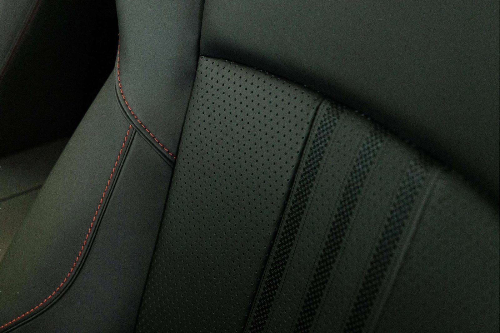 New 2026 Aston Martin DBX 707 AWD/4WD image 18