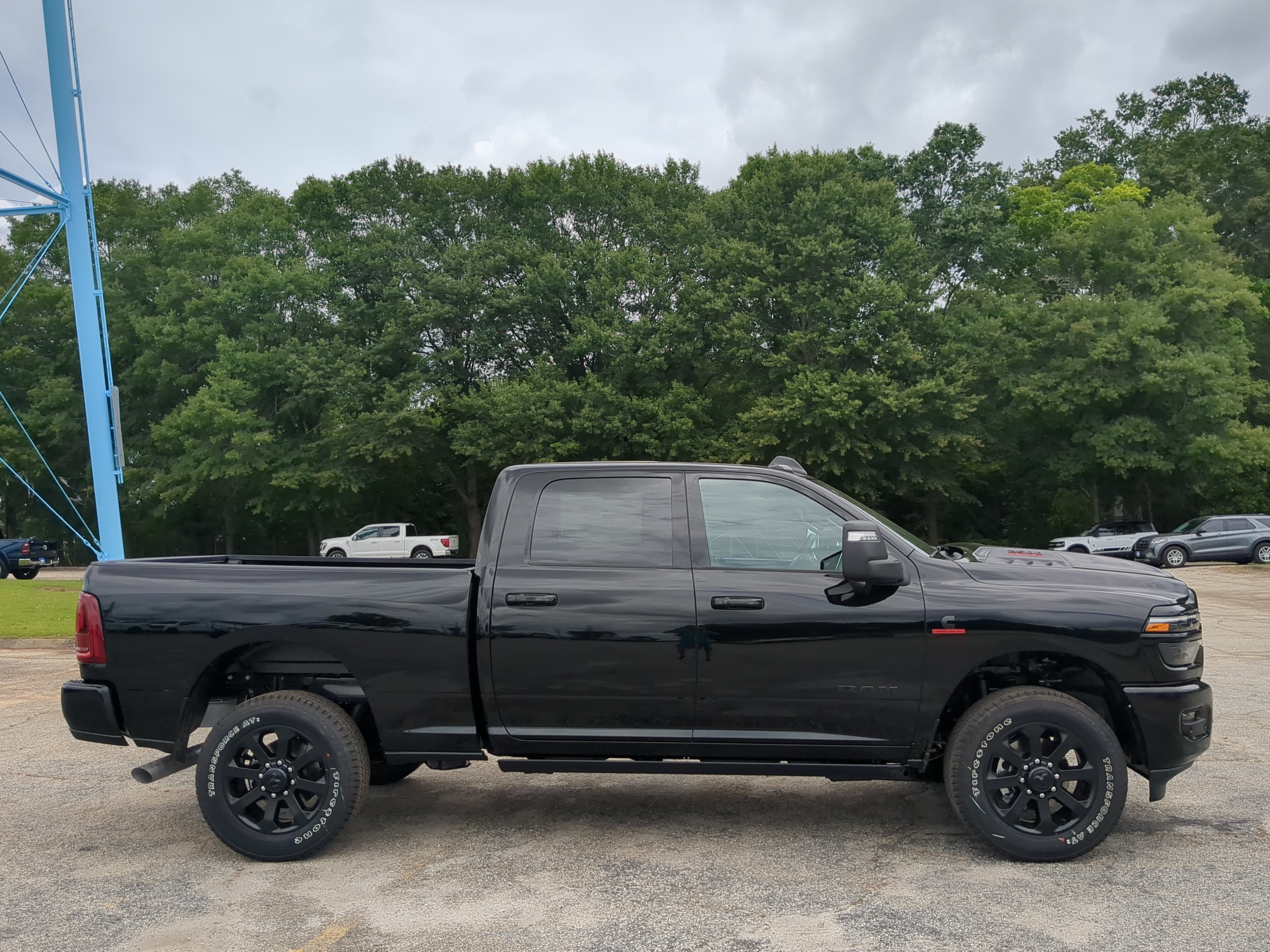 New 2026 RAM 2500 Laramie AWD/4WD image 3