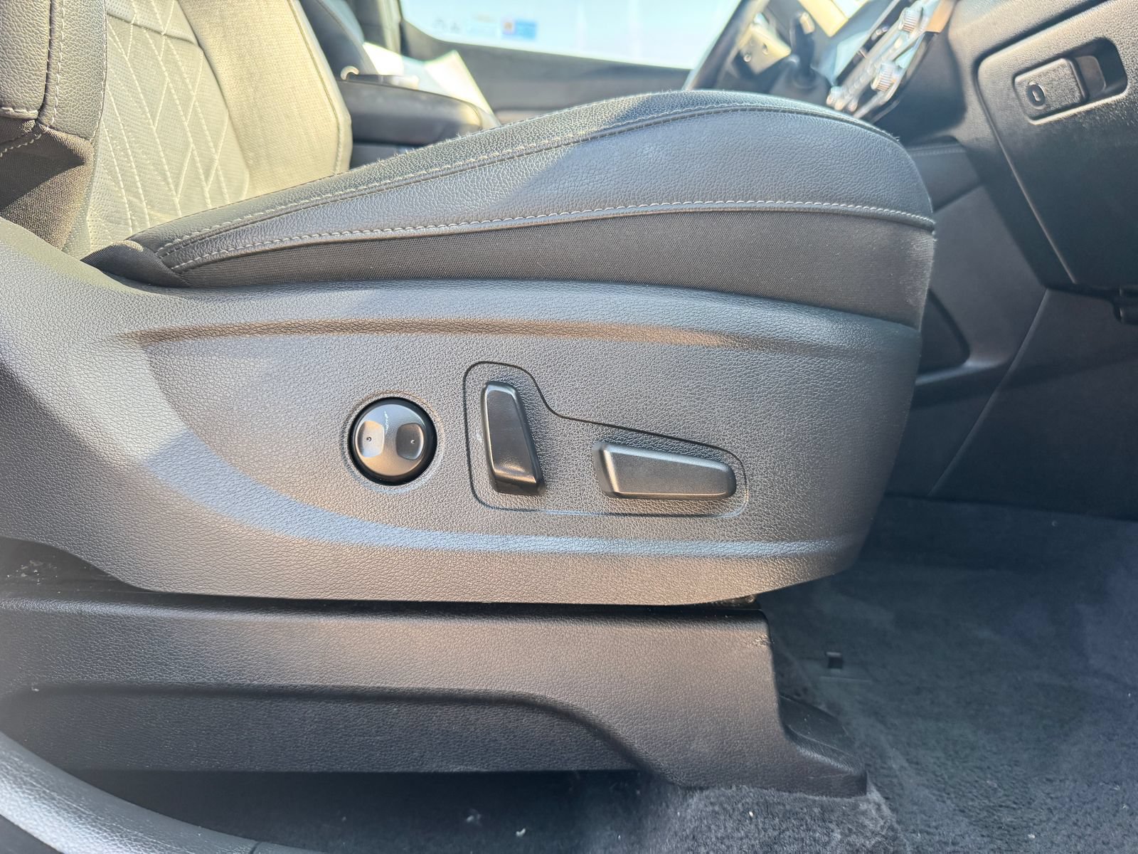Used 2024 Kia Telluride EX X-Line AWD/4WD image 30