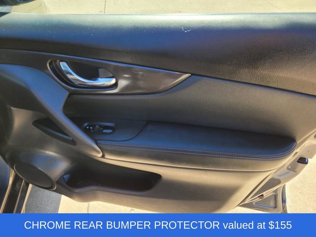 Used 2018 Nissan Rogue SV w/ Sun & Sound Touring Package image 7