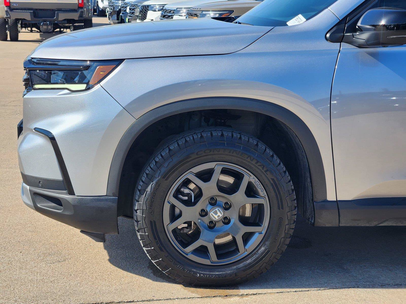 Used 2025 Honda Pilot TrailSport image 7