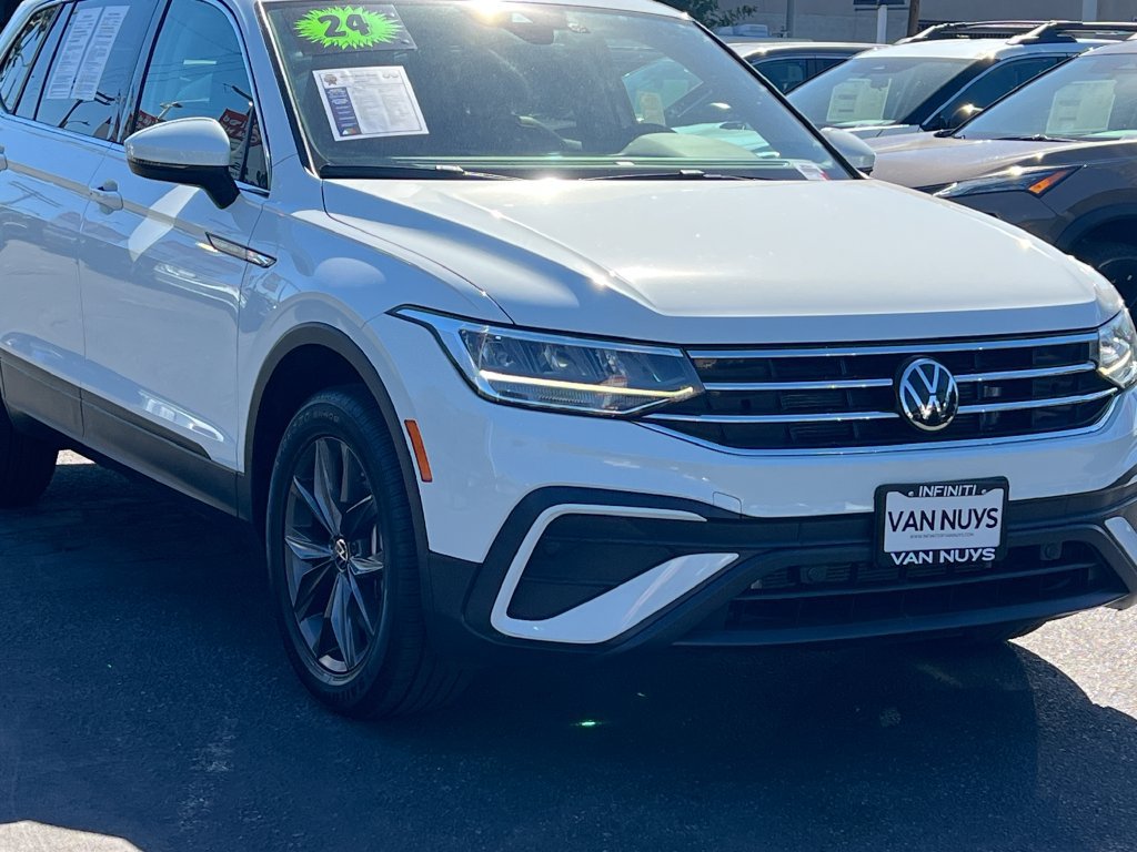 Used 2024 Volkswagen Tiguan SE AWD/4WD image 11