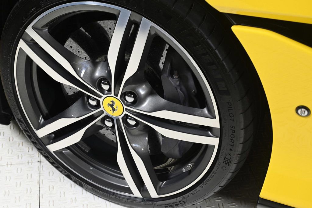 Used 2020 Ferrari Portofino image 29