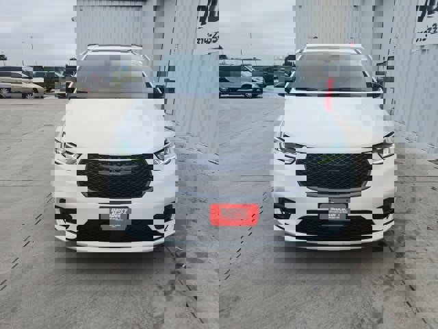 New 2026 Chrysler Pacifica Limited w/ S Appearance Package image 8