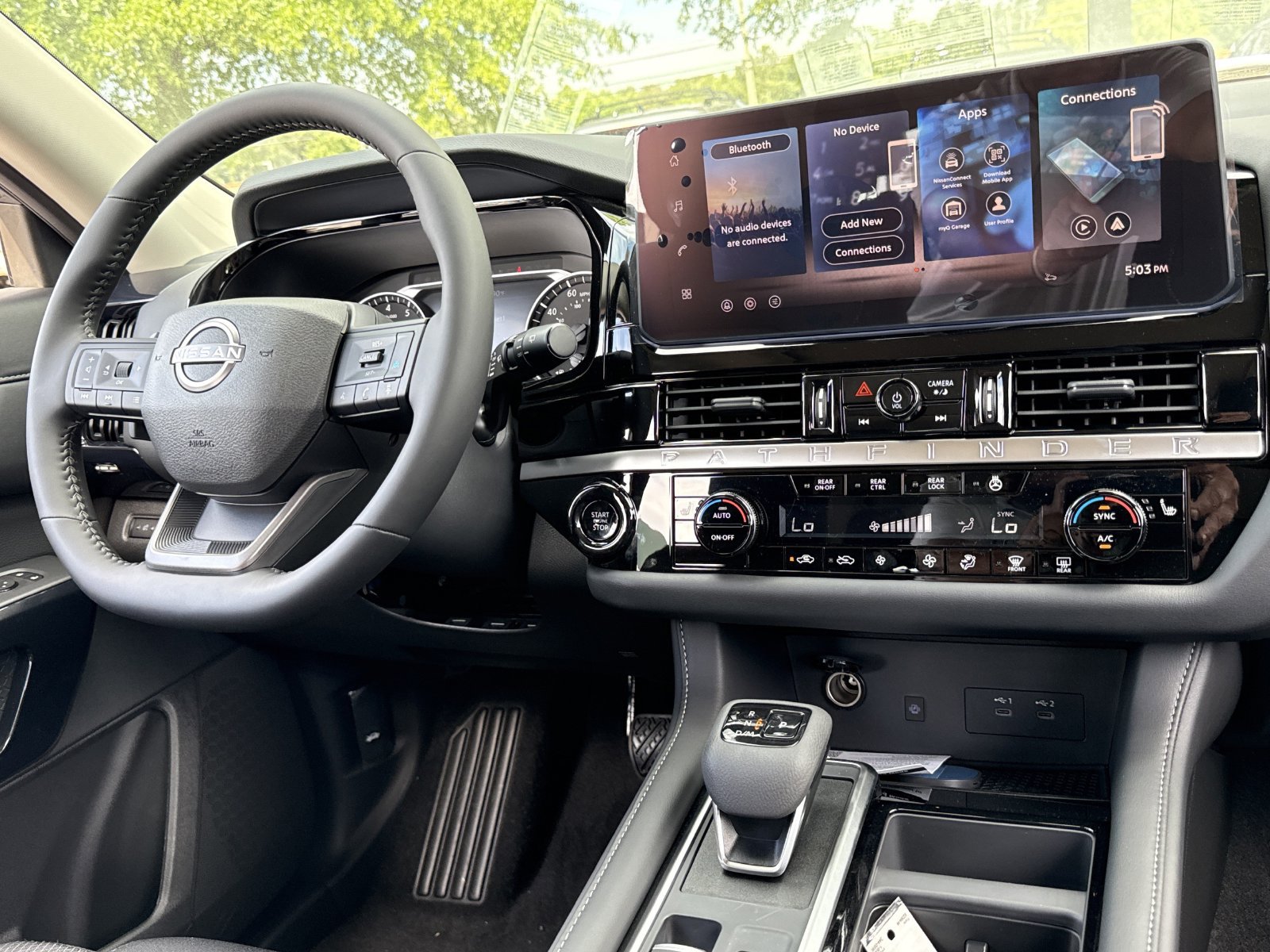 New 2026 Nissan Pathfinder SV w/ SV Premium Package FWD image 3