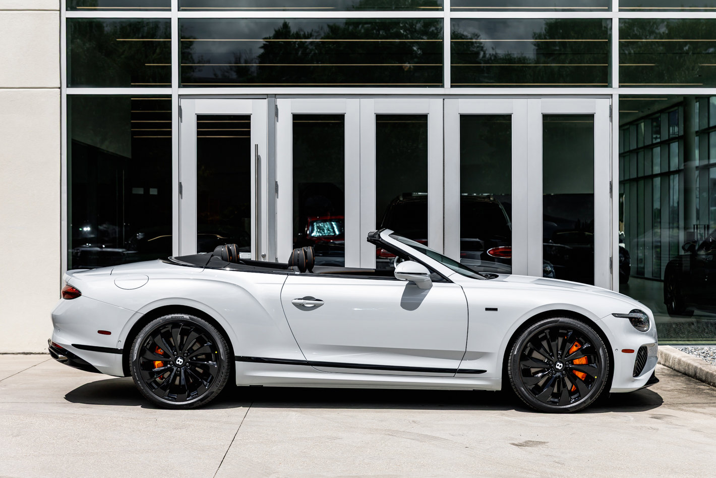 Used 2025 Bentley Continental GTC image 19